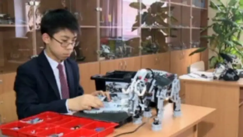 Школьник изобрёл робота-помощника инвалидам по зрению