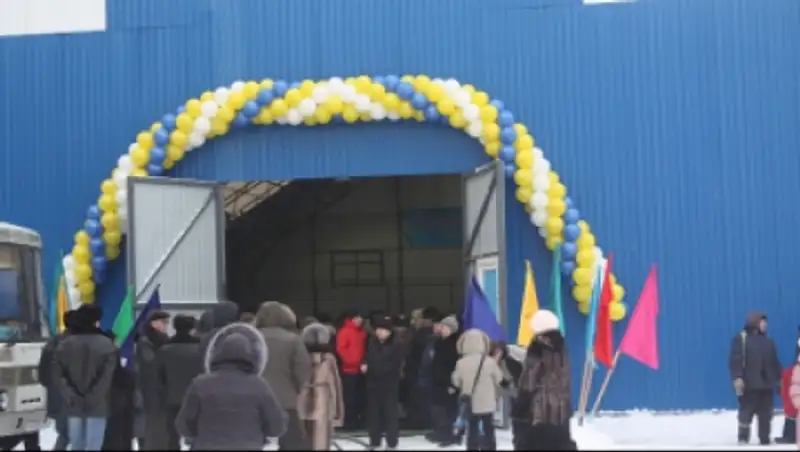 В Петропавловске открылся крытый хоккейный корт