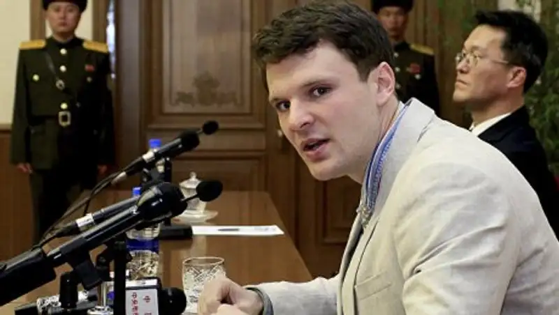 Похороны умершего студента Уормбиера посетили 2,5 тысячи человек