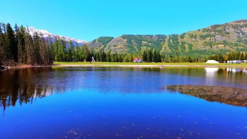 Красивые пейзажи озера Канас в Синьцзяне – фото