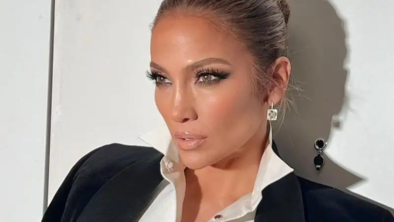 Дженнифер Лопес избавилась от "холостяцкого" особняка после оформления ипотеки