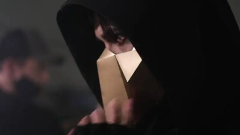 Димаш Кудайберген презентовал новый клип в стиле киберпанк