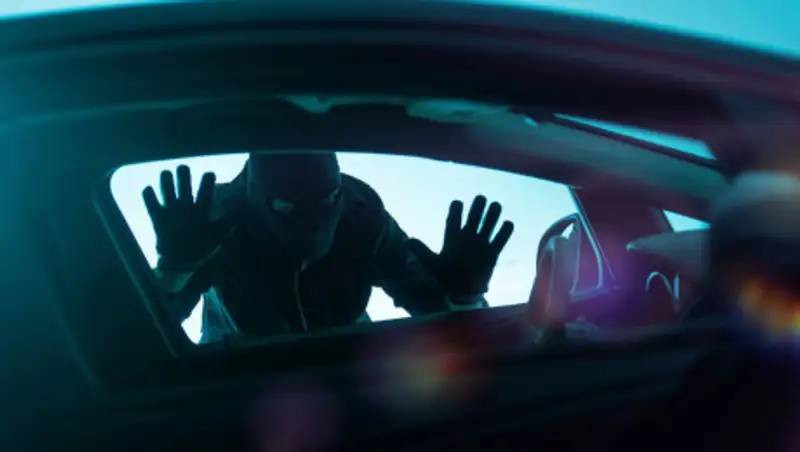 Момент угона автомобиля в Талдыкоргане попал на видео