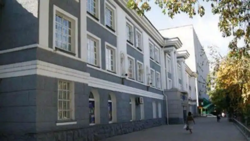 В Алматы передумали исключать из списка памятников аэропорт и гостиницу "Иссык"