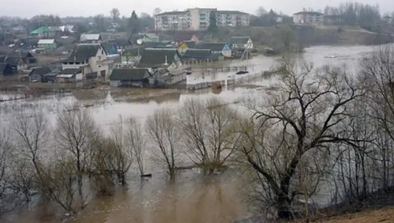В Азербайджане паводок подтопил более 10 сел