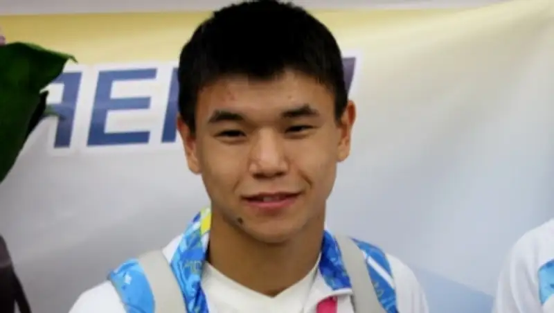 Два «золота» и две «бронзы» привезли из Минска казахстанские боксеры