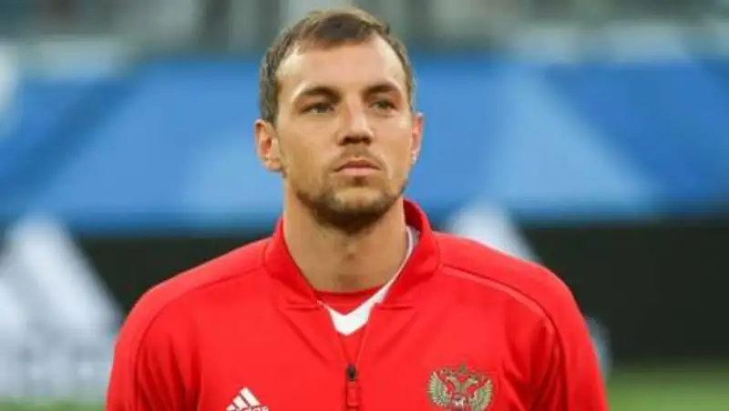 Артем Дзюба заболел коронавирусом