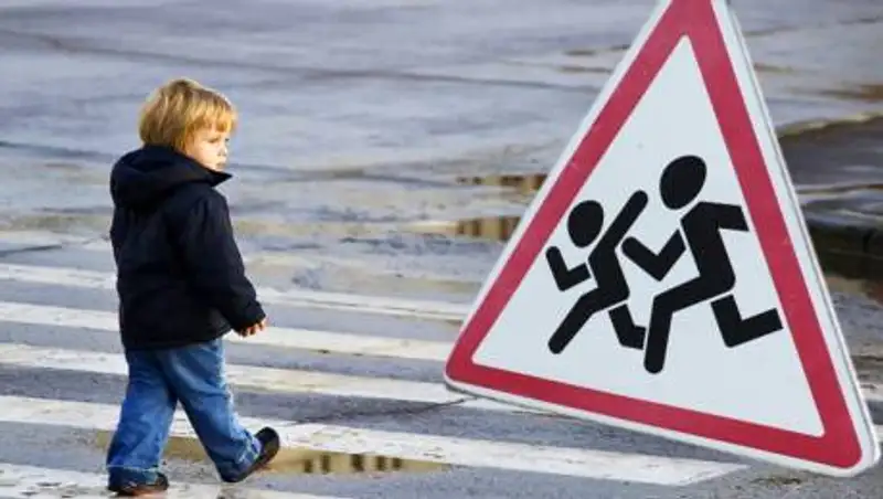 Пятилетнего мальчика Subaru сбил на полном ходу в Алматы