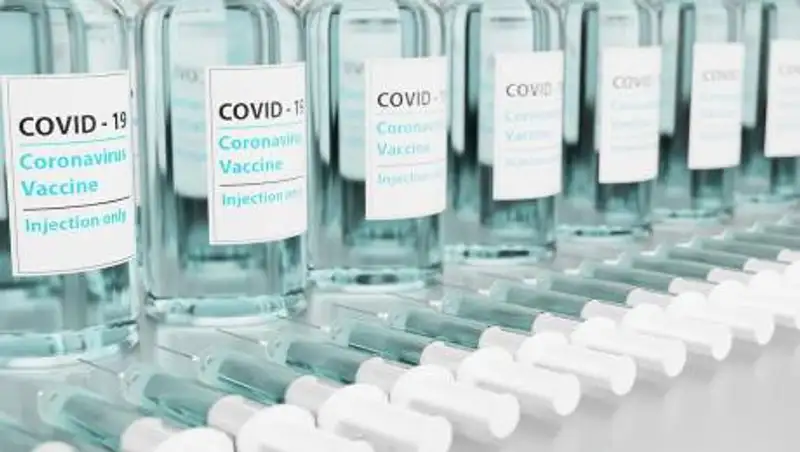 В Израиле вакцинация начала побеждать коронавирус