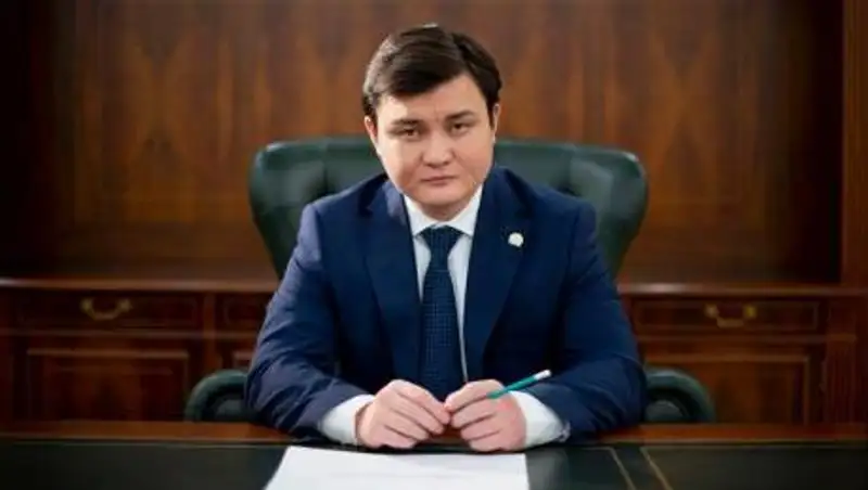 Самый молодой министр дал совет молодежи