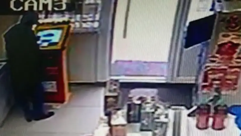 Злоумышленник залил кислоту в 16 терминалов QIWI в Таразе