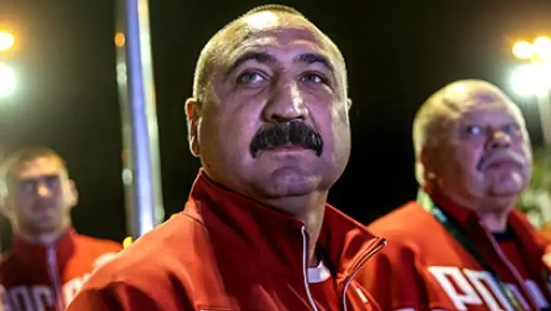 Тренер сборной России по боксу назвал подопечных туристами