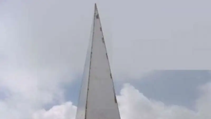 Могилу шахтеров, погибших в забое в годы войны, могут засыпать рудой 