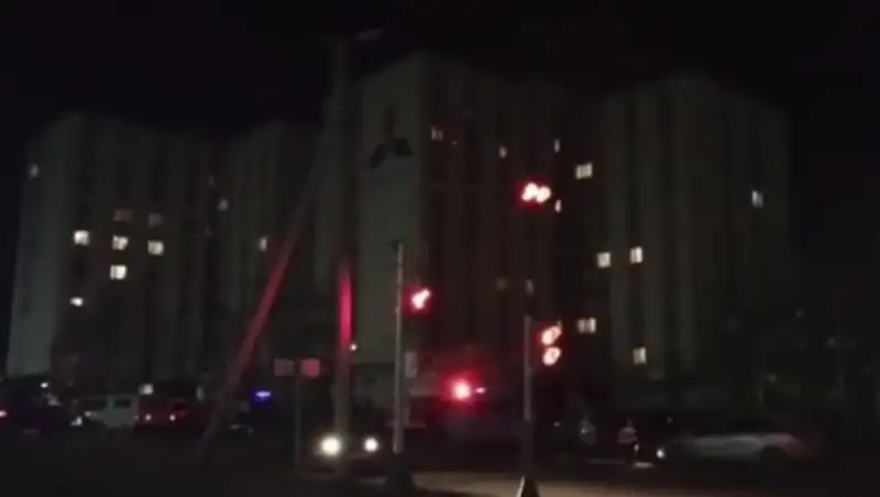 В Кокшетау из-за ссоры с любимой молодой человек пытался спрыгнуть с крыши