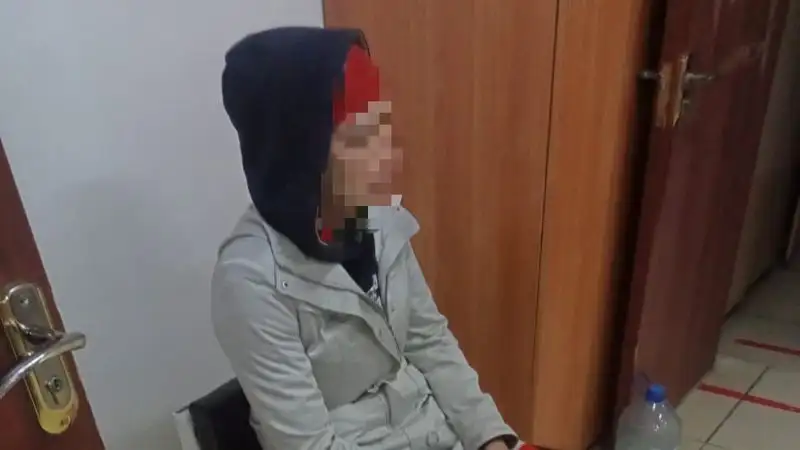 В Актобе мать оставила ребенка с незнакомкой в чайхане и исчезла