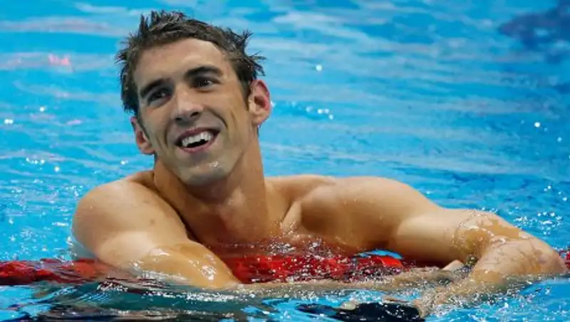 Фелпс вызвал МакГрегора на поединок в плавательном бассейне