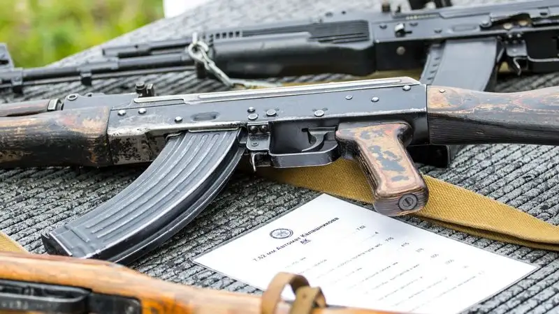 Тайник с оружием обнаружили акмолинские полицейские в доме сельчанина