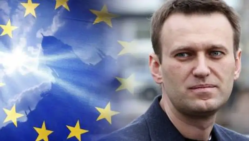 Стали известны имена россиян, попавших под санкции из-за Навального