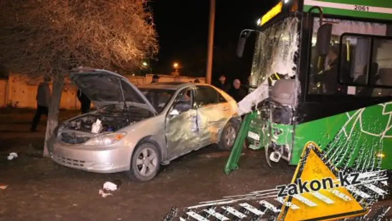 "Трезвый" водитель сбежал с места ДТП в Алматы