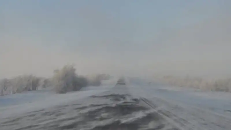 В семи областях Казахстана закрыты дороги