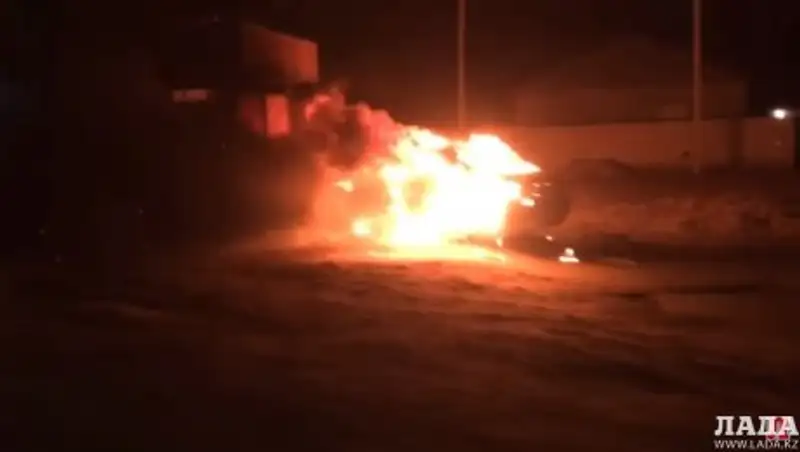 В Жанаозене взорвался автомобиль