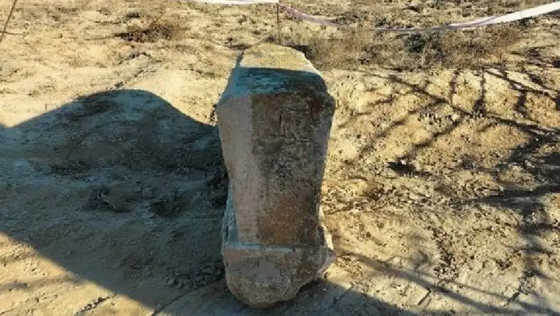 Нефтяники случайно обнаружили древнее захоронение близ Актау