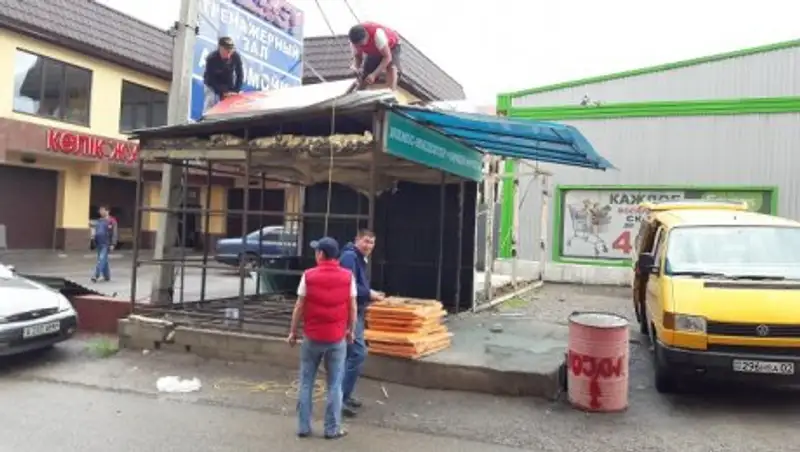 В Алматы проводят мониторинг нестационарных объектов торговли