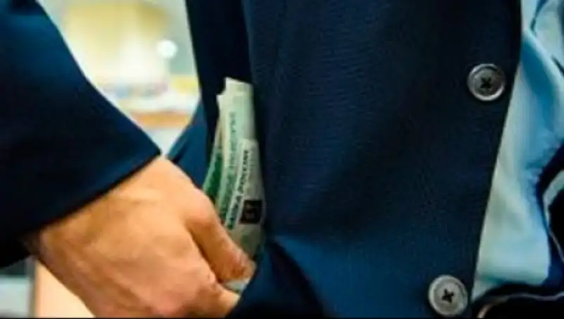 Житель Шымкента пытался подкупить прокурора за 10 тыс долларов