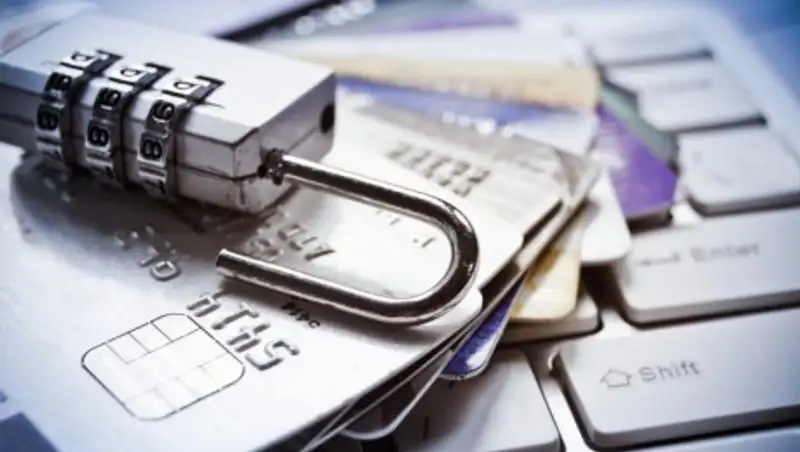 Об отмене арестов по банковским счетам физических лиц на период ЧП