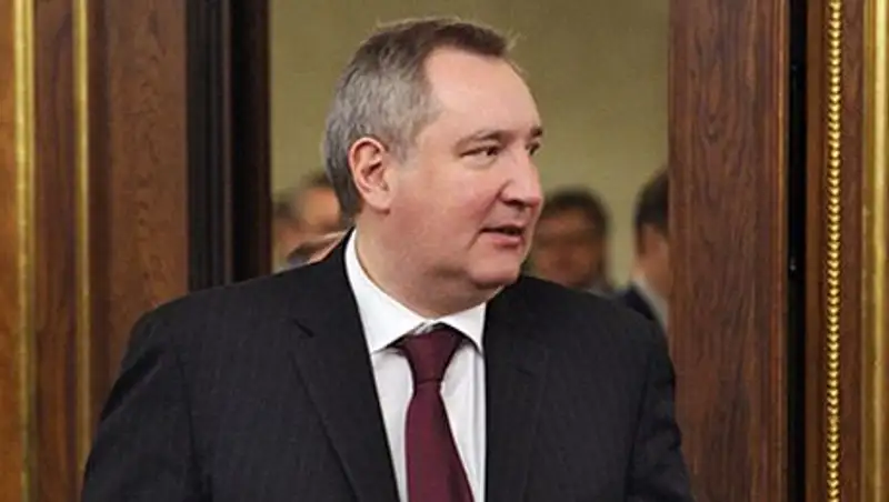 Рогозин призвал подставить Путину плечо