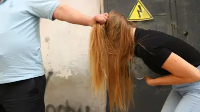 Изнасилованную девушку в Туркестане шантажировали видеозаписью, требуя 10 млн, фото - Новости Zakon.kz от 13.01.2023 00:47