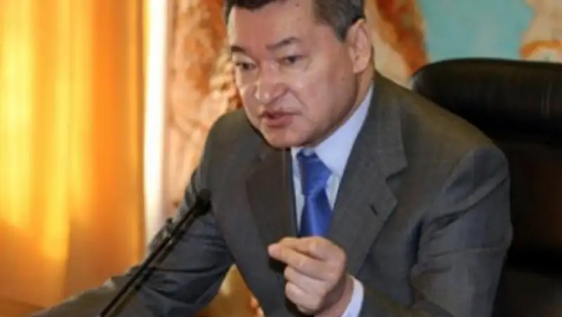 Аким ВКО поторопил подрядчиков со строительством драмтеатра и центра крови