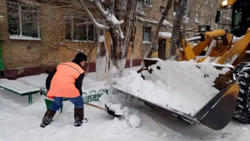 Почти 5 млн тенге составили штрафы в Нур-Султане за несвоевременную уборку снега
