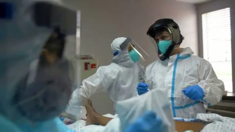 Найден фактор, влияющий на смертность от коронавируса у мужчин