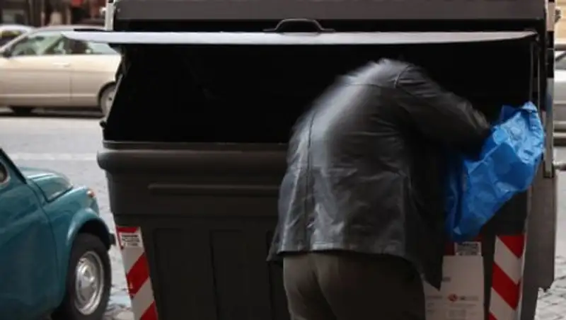 В мусорном баке в Риме нашли ноги