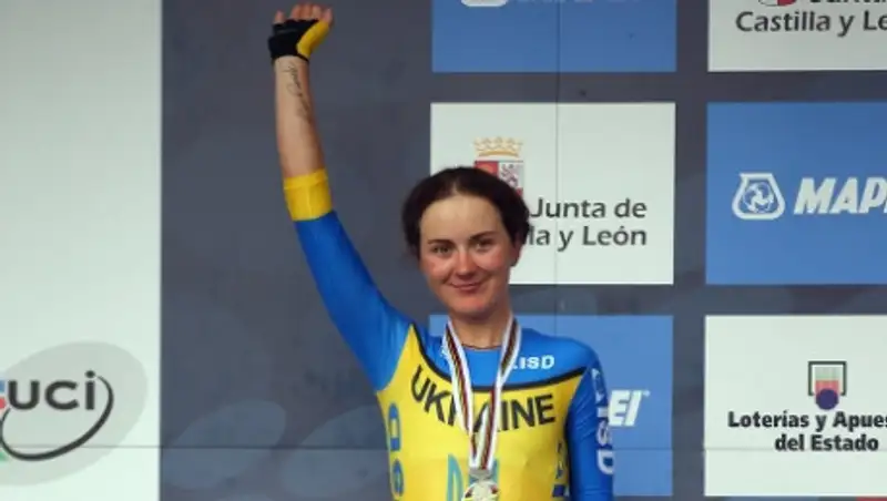 Велогонщица Соловей узнала о расторжении контракта с "Астаной" от своей подруги