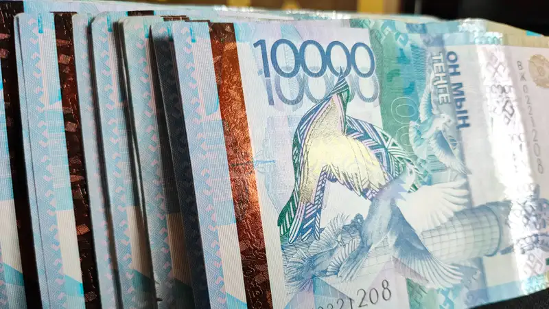 Нацбанк назвал сумму, отправленную из Казахстана за рубеж через систему переводов