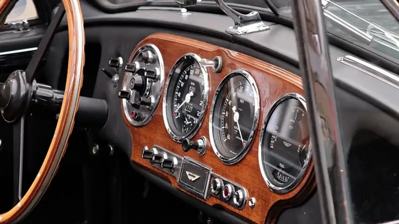 В Жетысуской области незаконно брали деньги за хранение машин на штрафстоянке