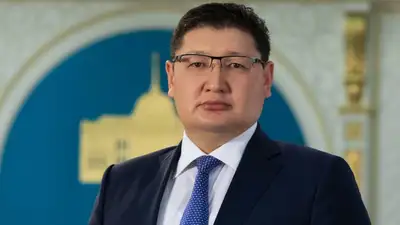 Опубликовано большое интервью Берика Уали о работе Токаева