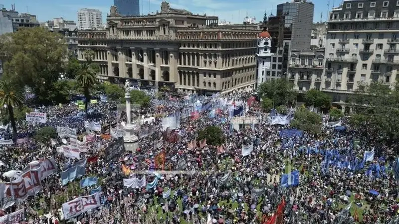 Массовые протесты против политики новых властей проходят в Аргентине