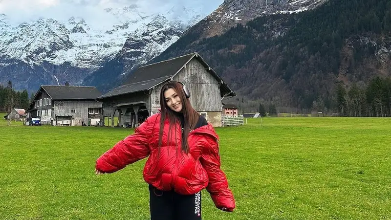 Ерке Есмахан опубликовала пост-обращение