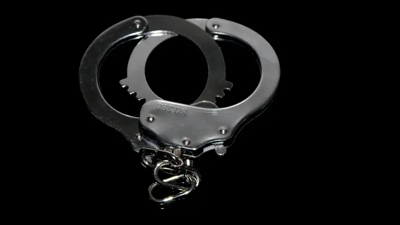 Двое подростков собирались взорвать новогоднюю елку в Кыргызстане