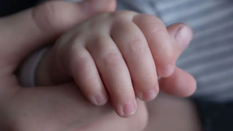 Обварили кипятком в детском саду: нянечка уволилась после инцидента – СМИ