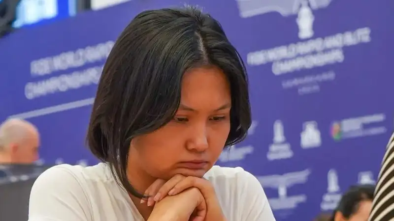 Две казахстанские шахматистки вошли в топ-20 на ЧМ-2023