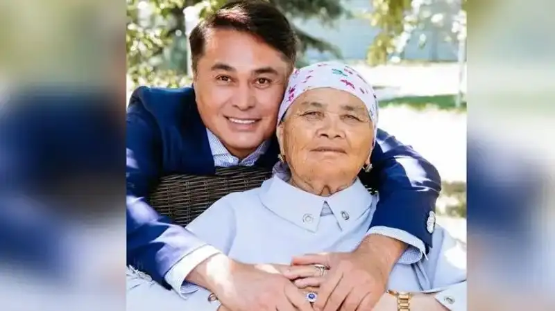 Арман Давлетяров выпустит книгу о маме