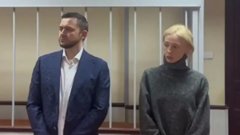 В Москве прошел суд над Настей Ивлеевой из-за "голой" вечеринки