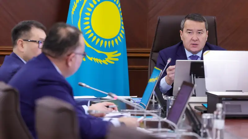 Какие товары начнут маркировать в Казахстане в 2024 году, рассказал Смаилов