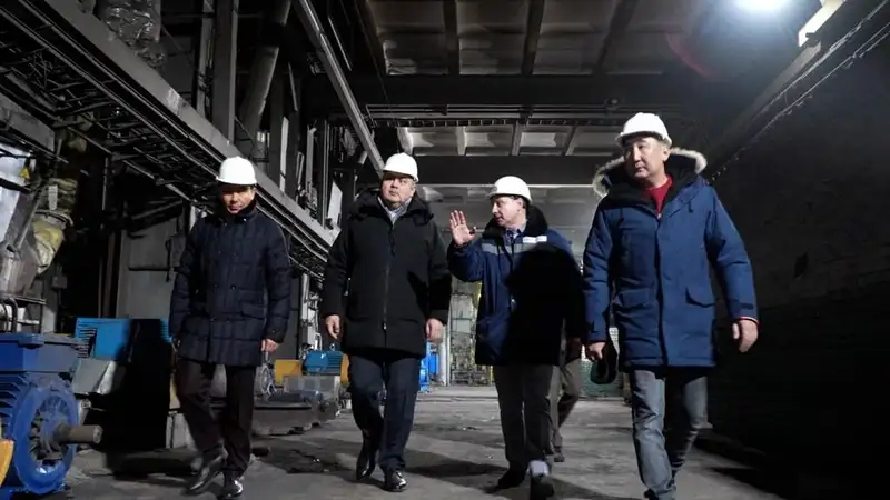 Аким ВКО в новогоднюю ночь поздравил энергетиков