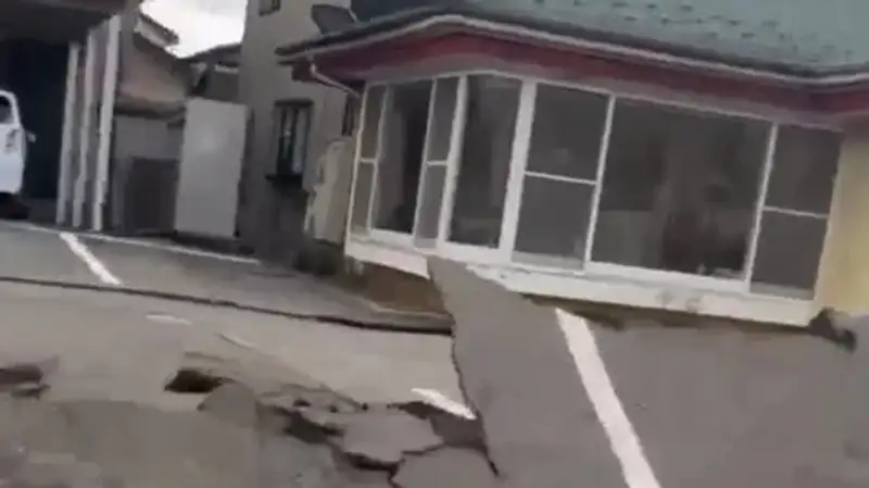 При землетрясениях в Японии пострадали 30 человек, фото - Новости Zakon.kz от 01.01.2024 21:14