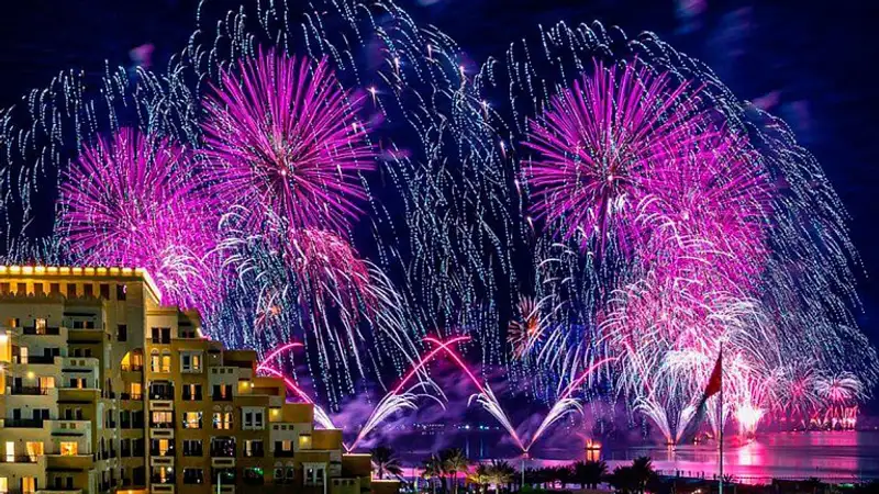 В ОАЭ новогодний салют побил два мировых рекорда